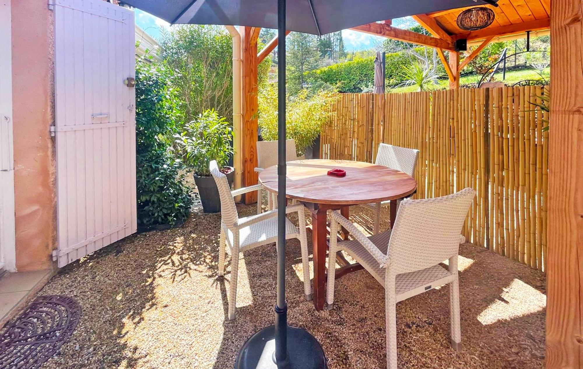 مبيت وإفطار فالونسول Le Jardin De Celina المظهر الخارجي الصورة